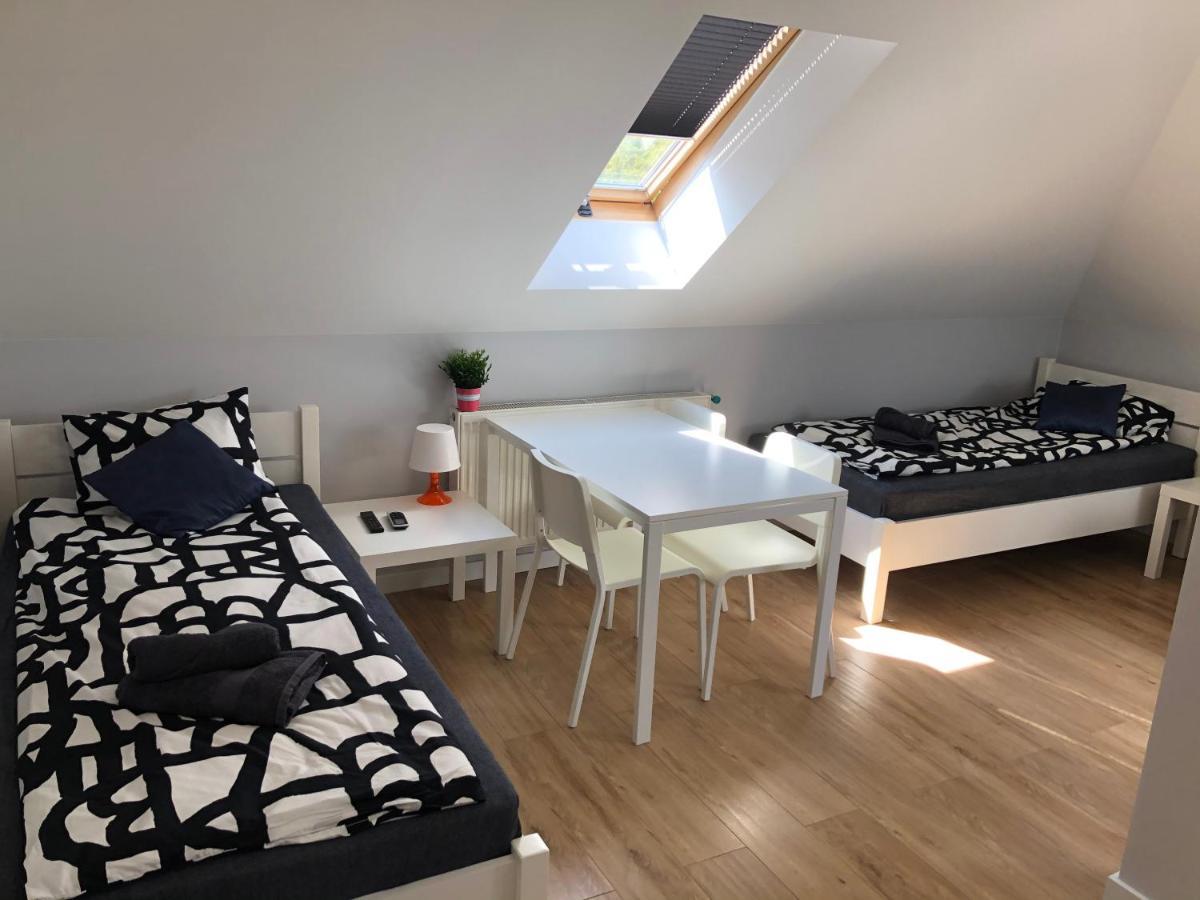 Klimatyzowane Apartamenty I Pokoje Przy Targach Kielce Exterior photo