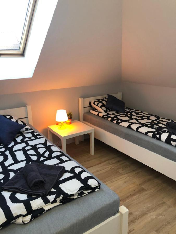Klimatyzowane Apartamenty I Pokoje Przy Targach Kielce Exterior photo